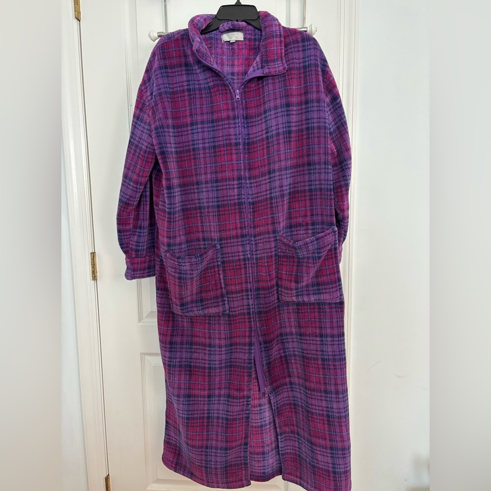 Cozy Plaid Robe - Picture 5 of 6